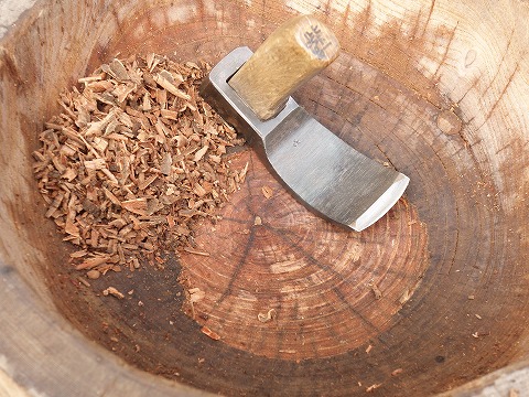 臼の削り直し修理作業